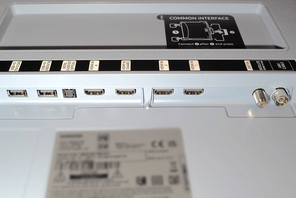 zlacza-telewizora-samsung-the-serif-qe49ls01t.jpg