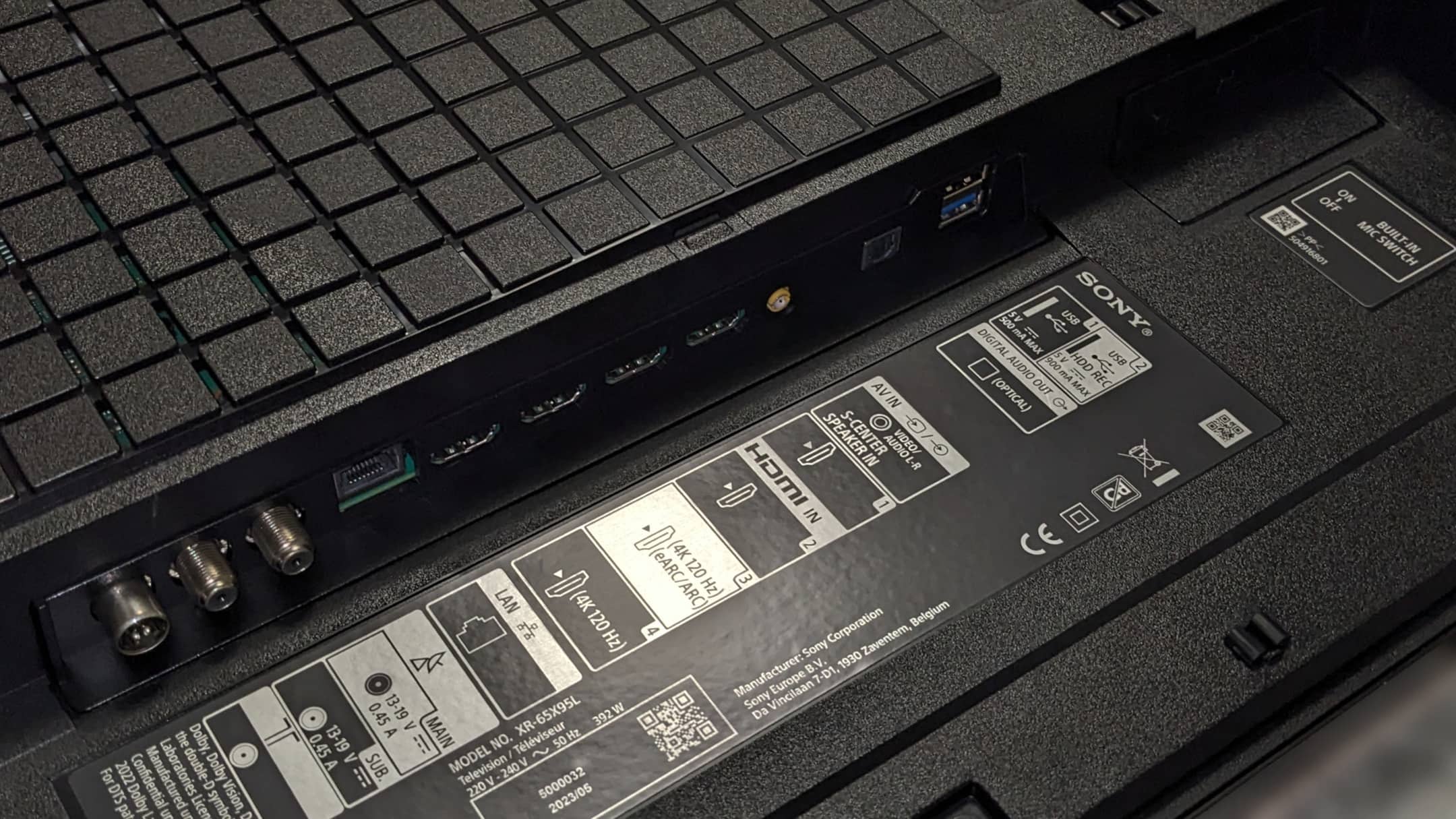 Sony-XR65X95L-aansluitingen.jpg
