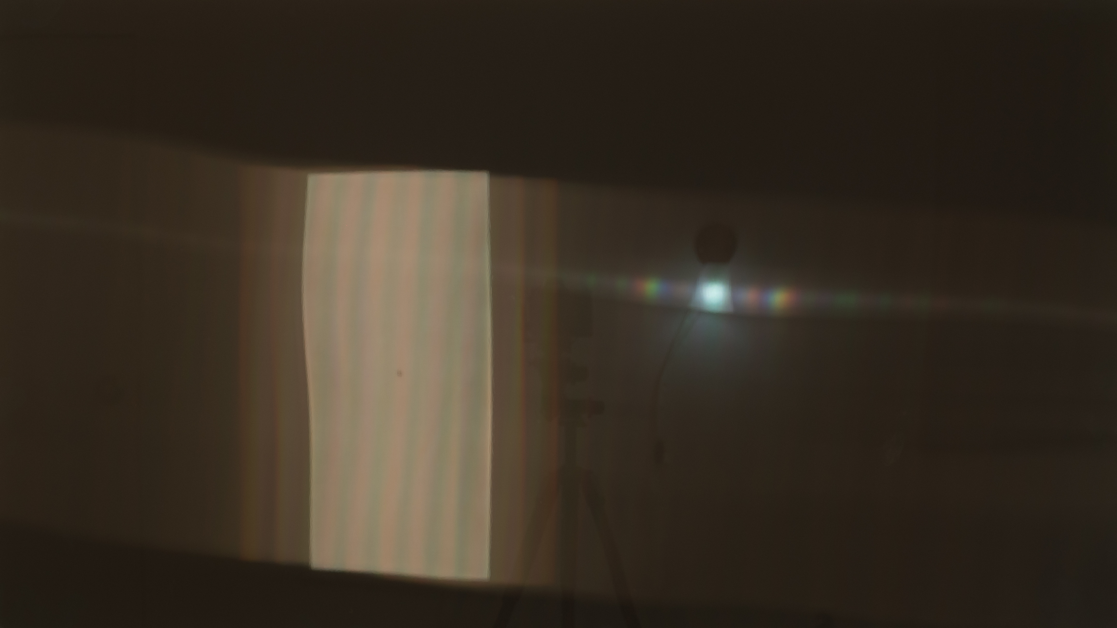 q90t-bright-room-off-large.jpg