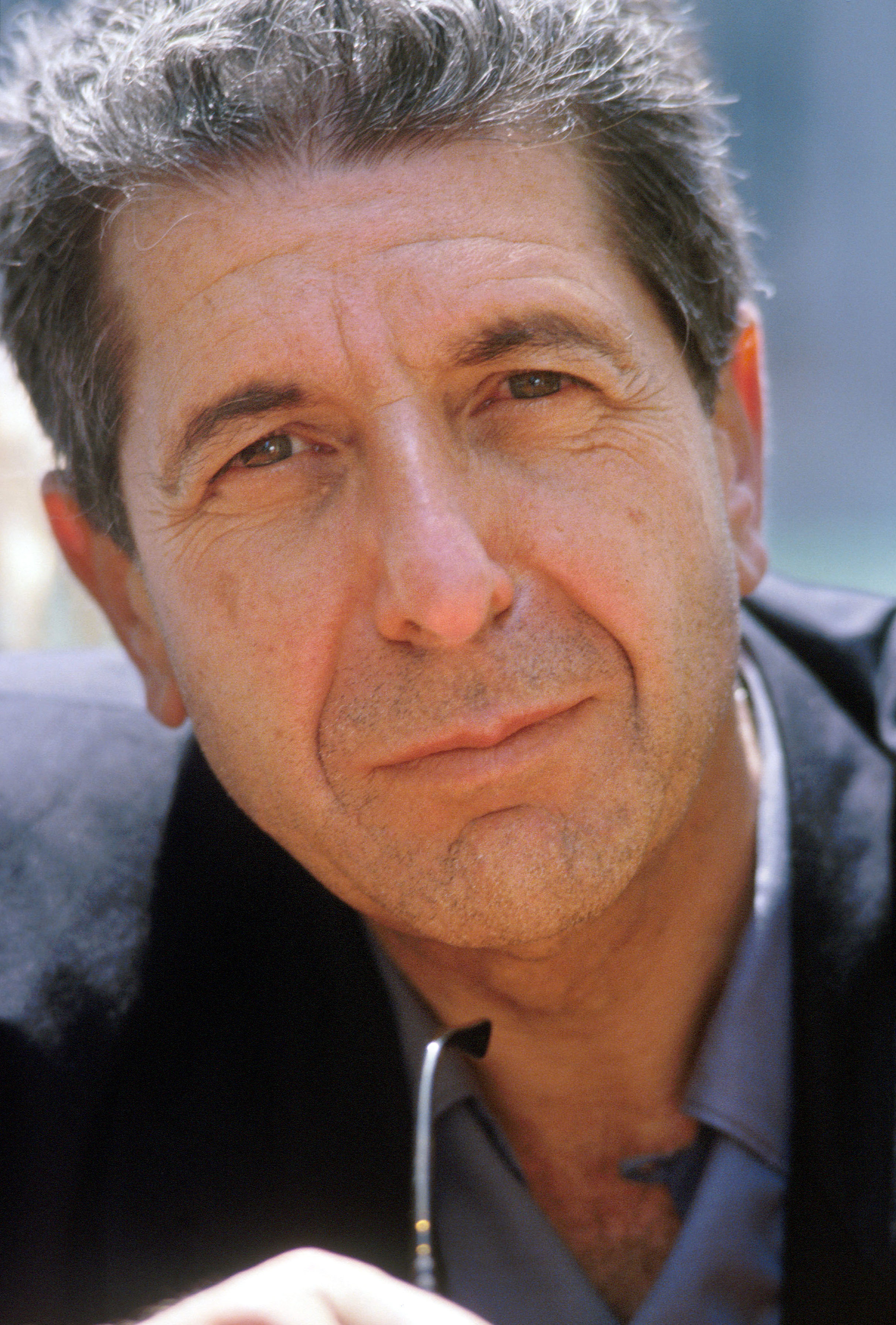 Leonard_Cohen%2C_1988_01.jpg
