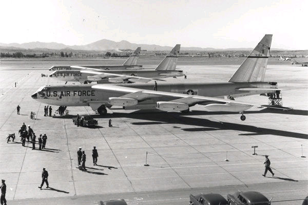 B-52-castleafb-1957.jpg