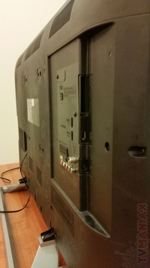 PanasonicTX-42AS520E-2-large.jpg