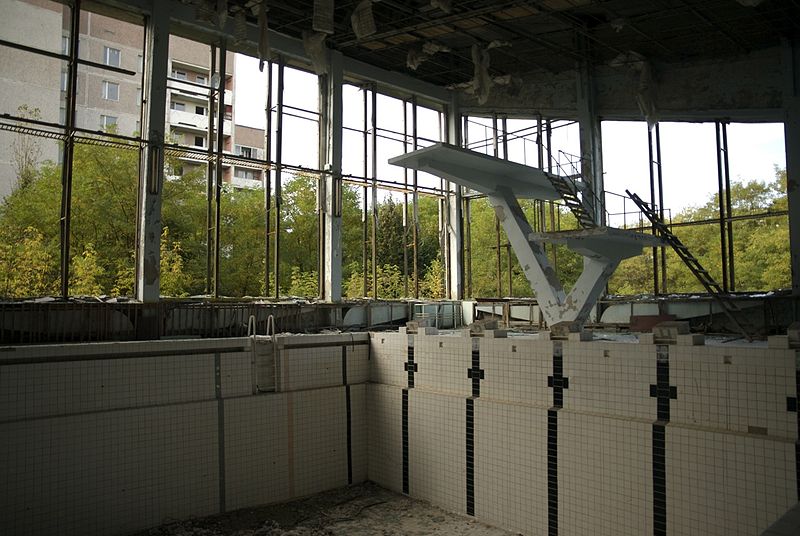 800px-Prypiat_Pool.jpg