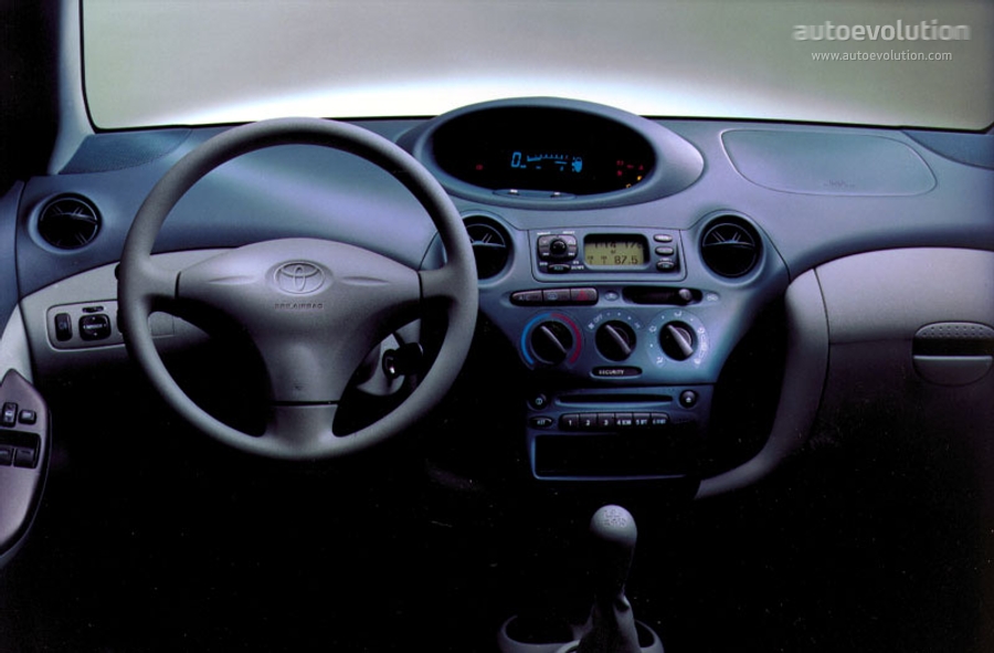 TOYOTAYaris-3doors--2150_1.jpg
