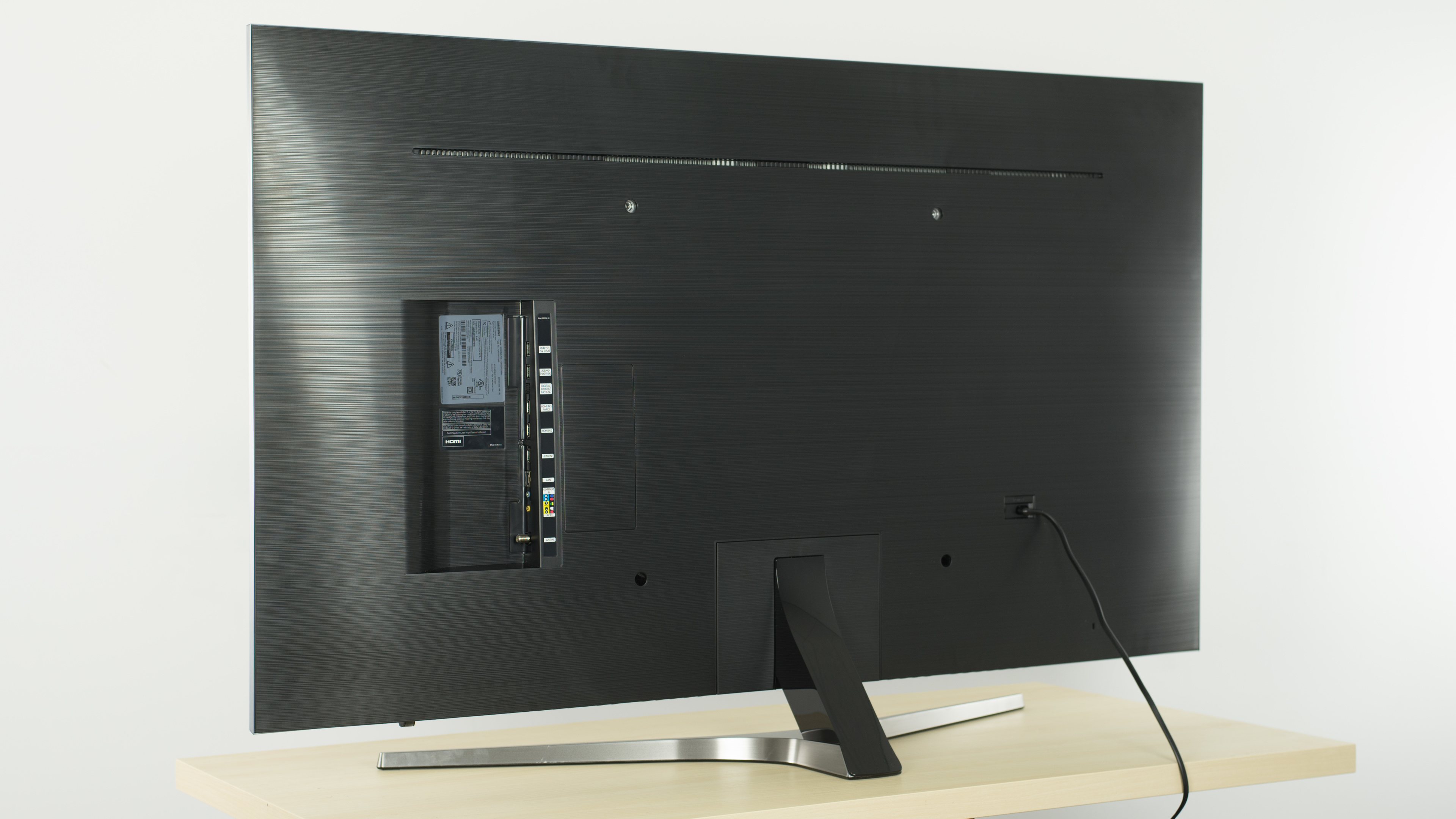 mu7000-back-large.jpg