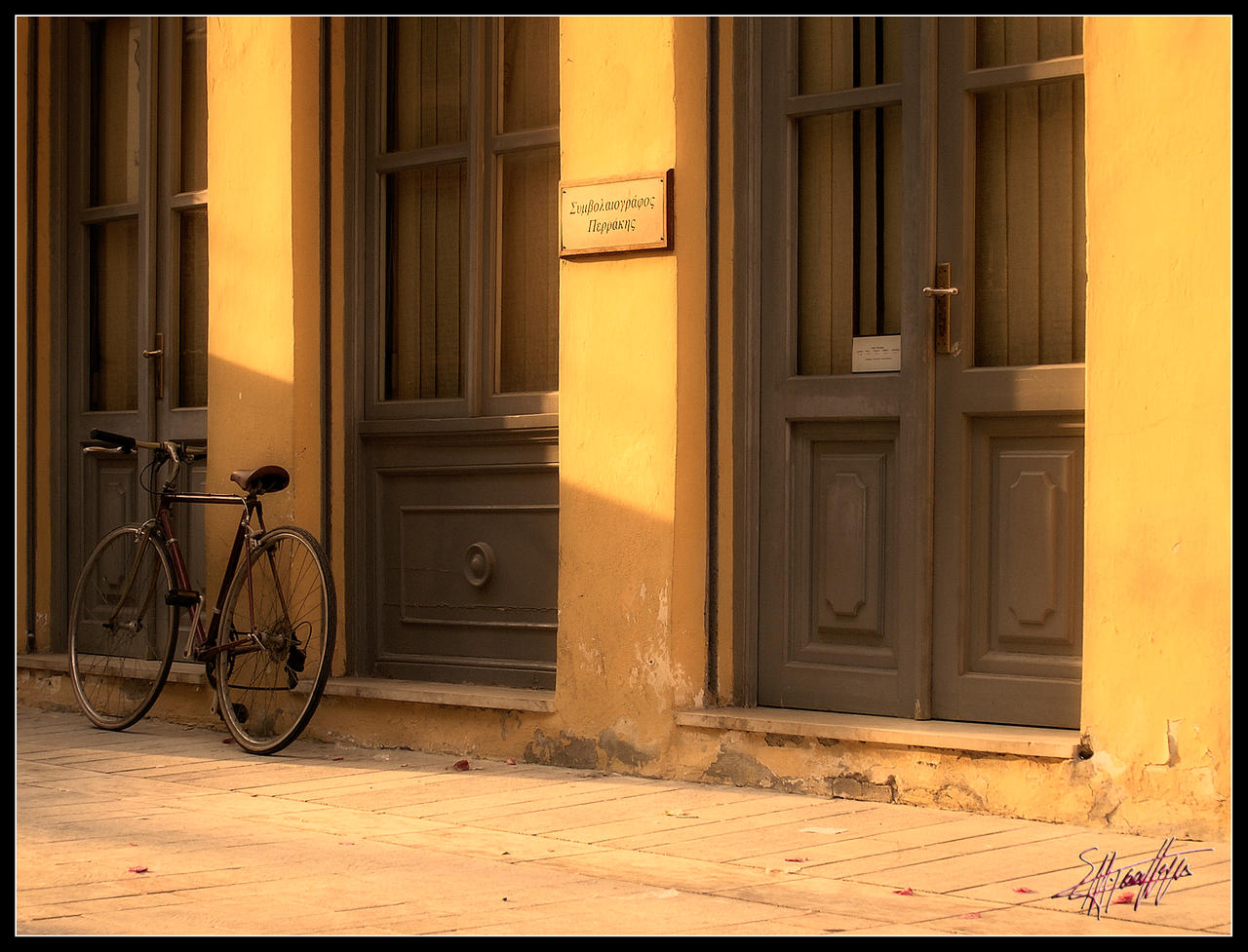 Old_bicycle_in_Nafplion_Greece_by_etsap.jpg