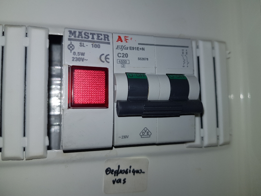 685ecb65aa4257141f8b9cb279a9a109.jpg