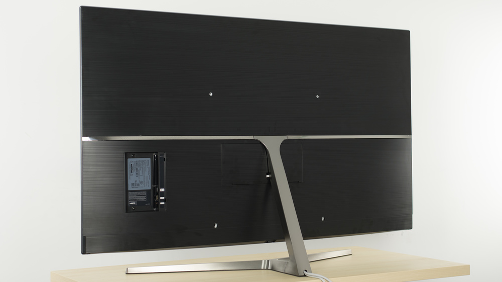 mu9000-back-medium.jpg