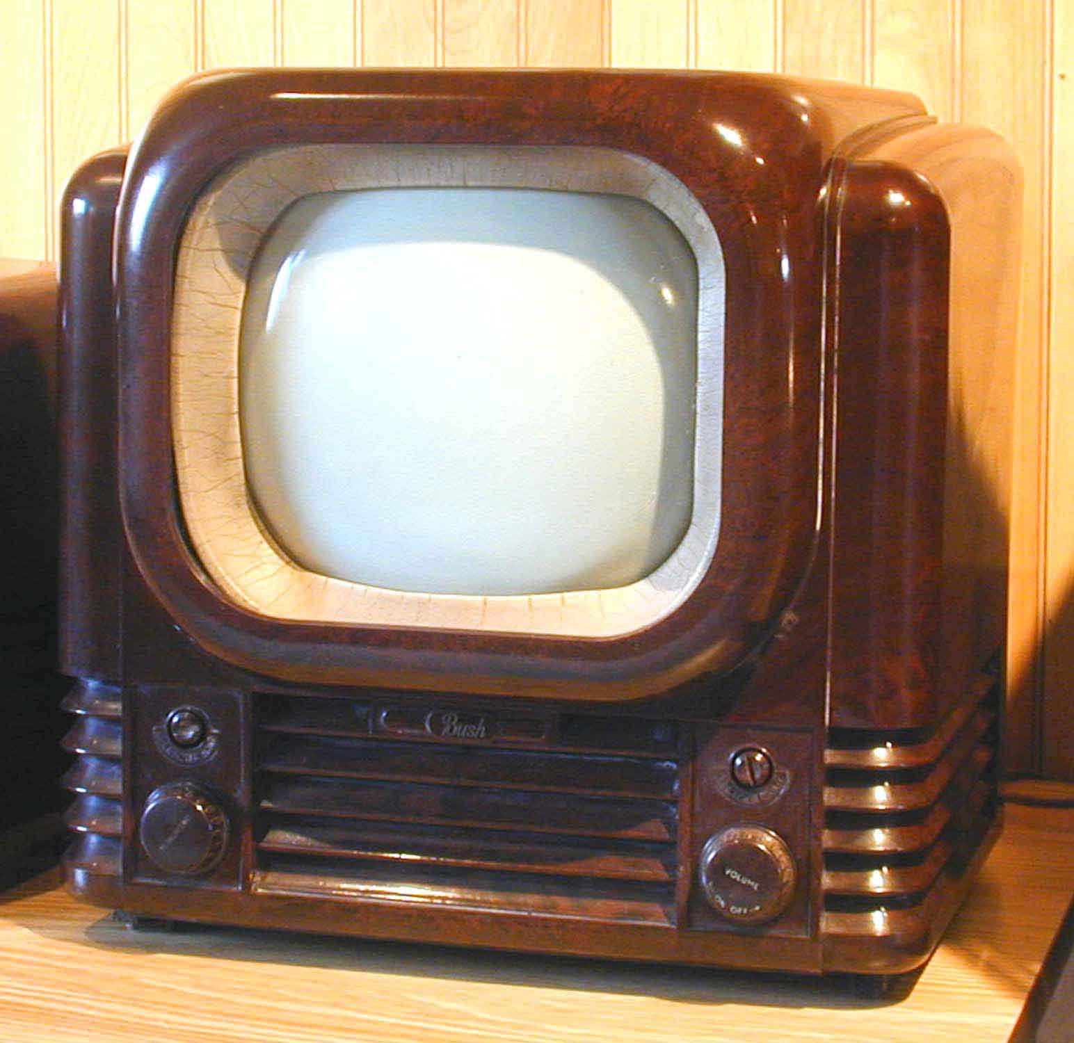 Old-School-TV-television-296019_1544_1500.jpg