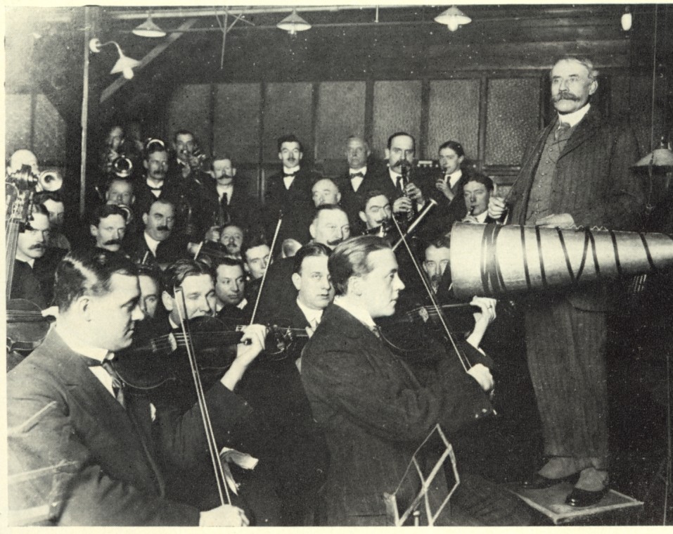 Beardsley.Elgar_acoustic_session.jpg