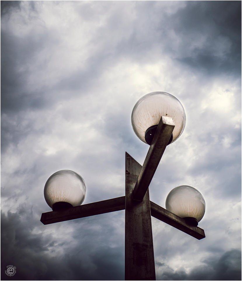 abstract_pole_by_etsap-d8wdvws.jpg