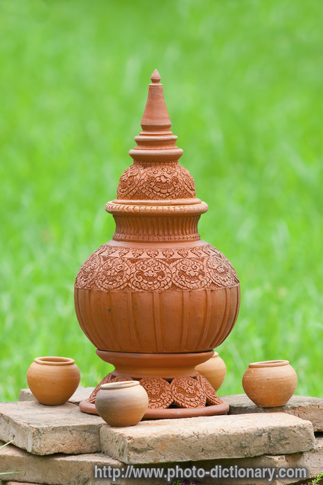 14100Thai_clay_pot.jpg