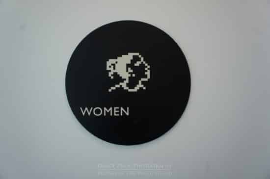apple_hqwomensroom-550x365.jpg