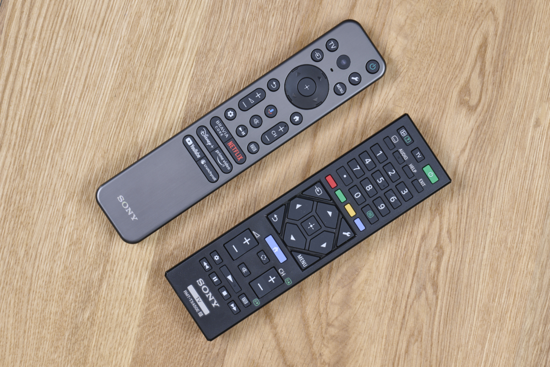 sony-x95l-fernbedienungen-paar-1080x720.jpg