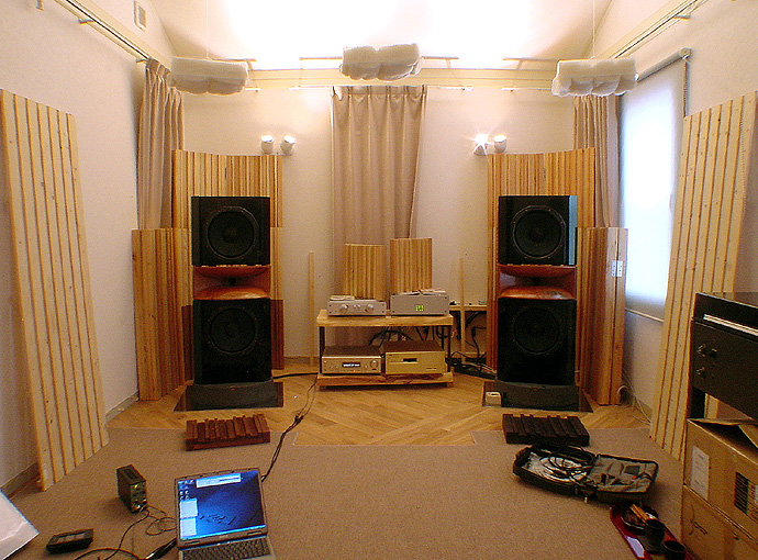 go013-690w-510h.jpg