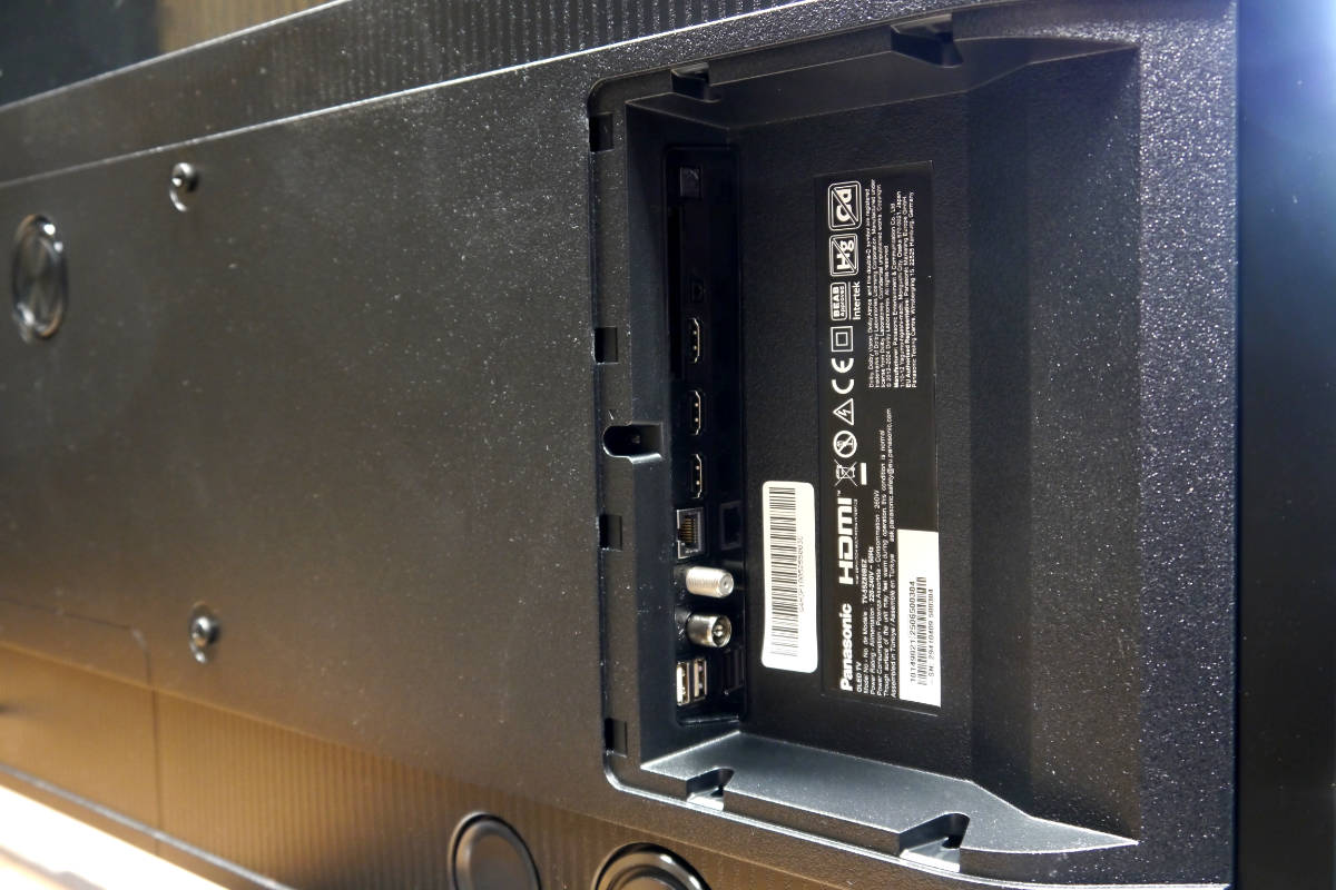 Panasonic_TV55Z80B_Anschl_01.jpg