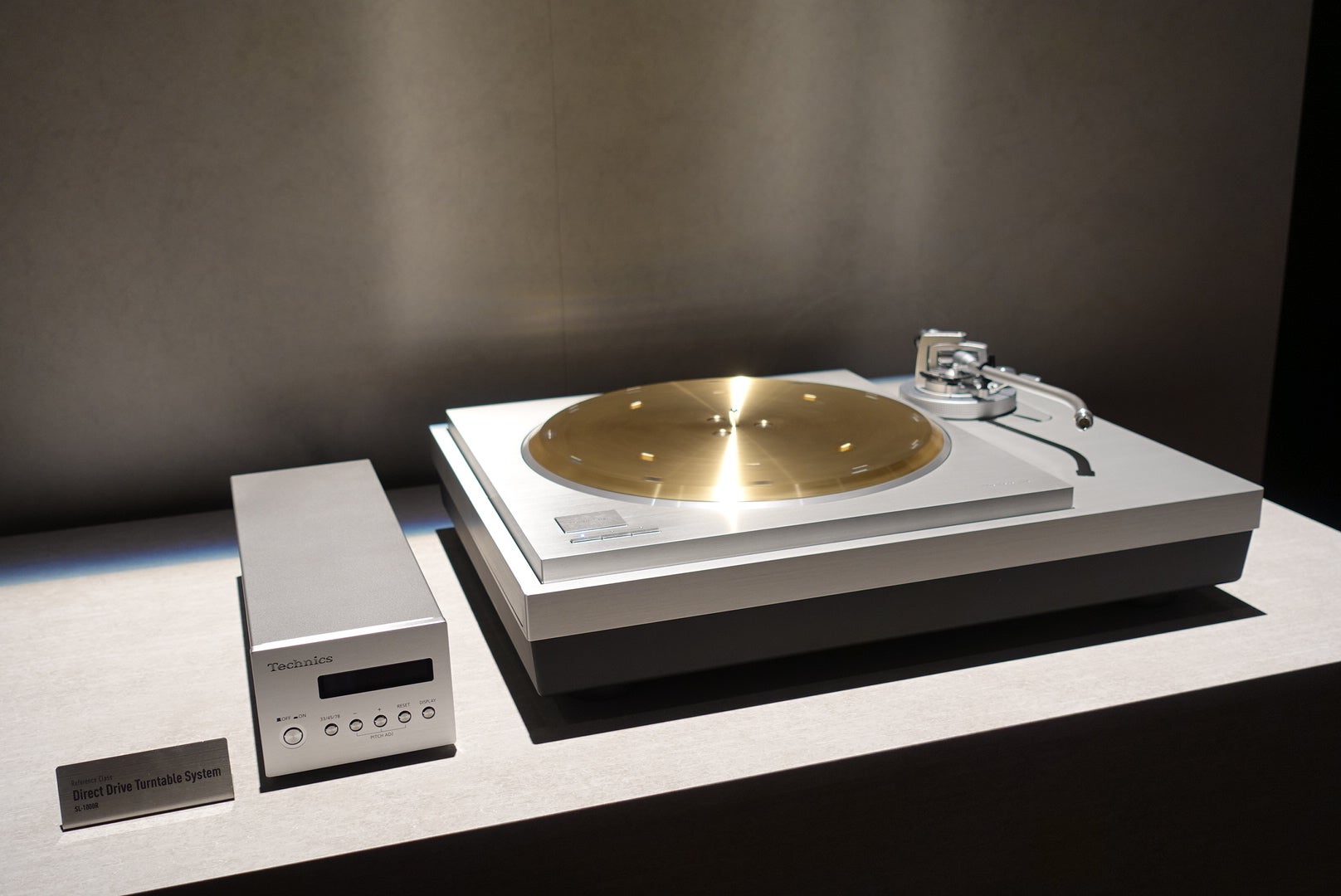Technics-SL-1000R-turntable.jpg