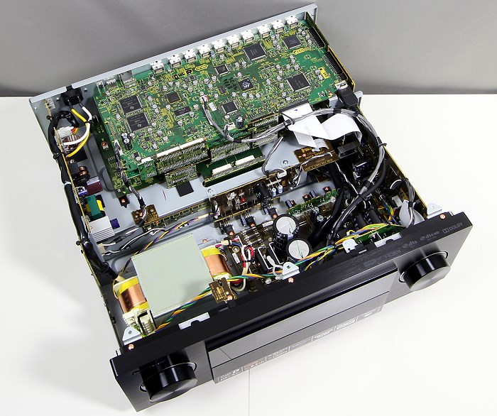 Pioneer-SC-LX58-Innenleben-Gesamt1.jpg
