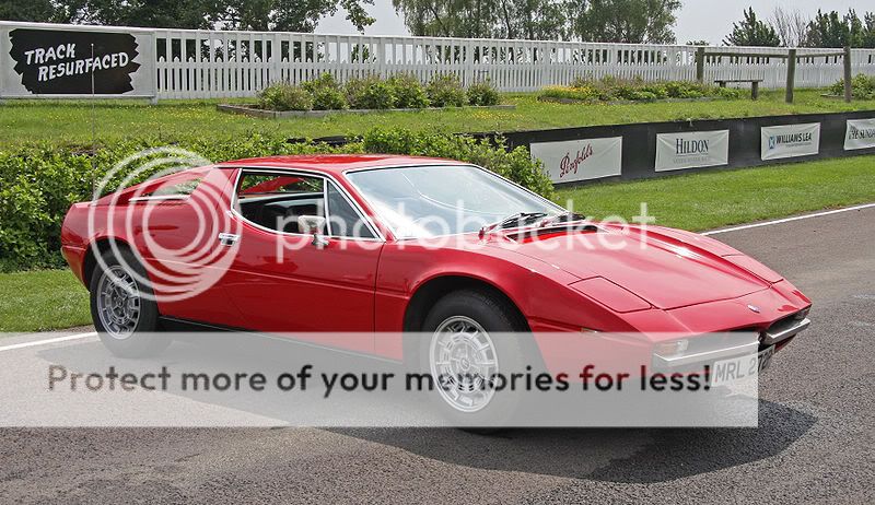 800px-Maserati_Merak_red.jpg
