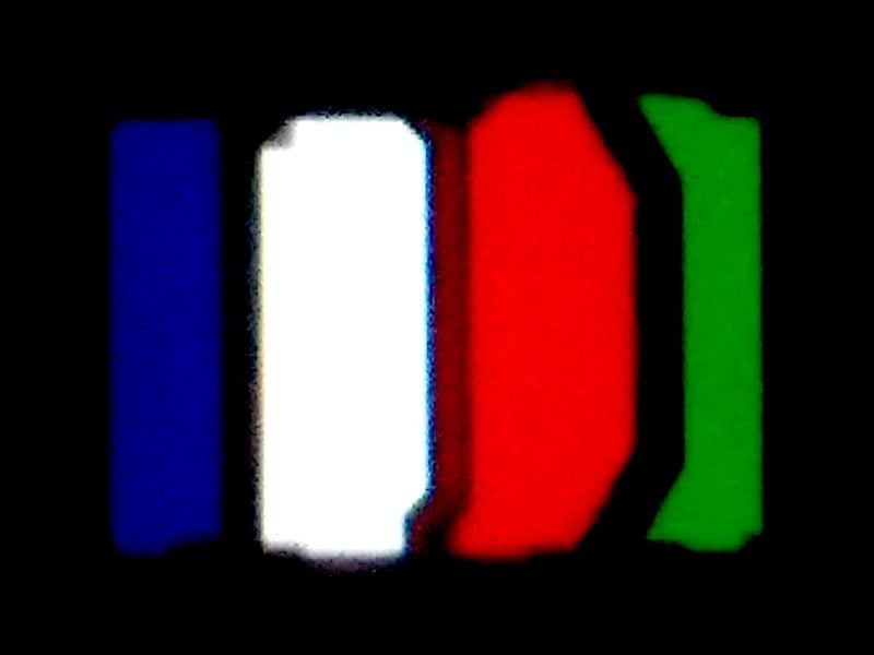 03a-Philips-65OLED807-struktura-subpikseli.jpg