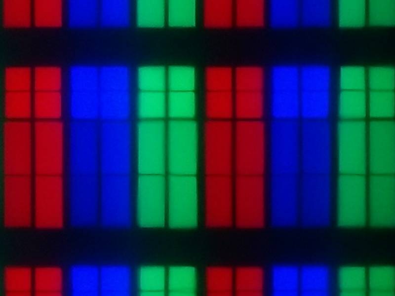matryca-telewizora-tcl-65c825-pod-mikroskopem.jpg