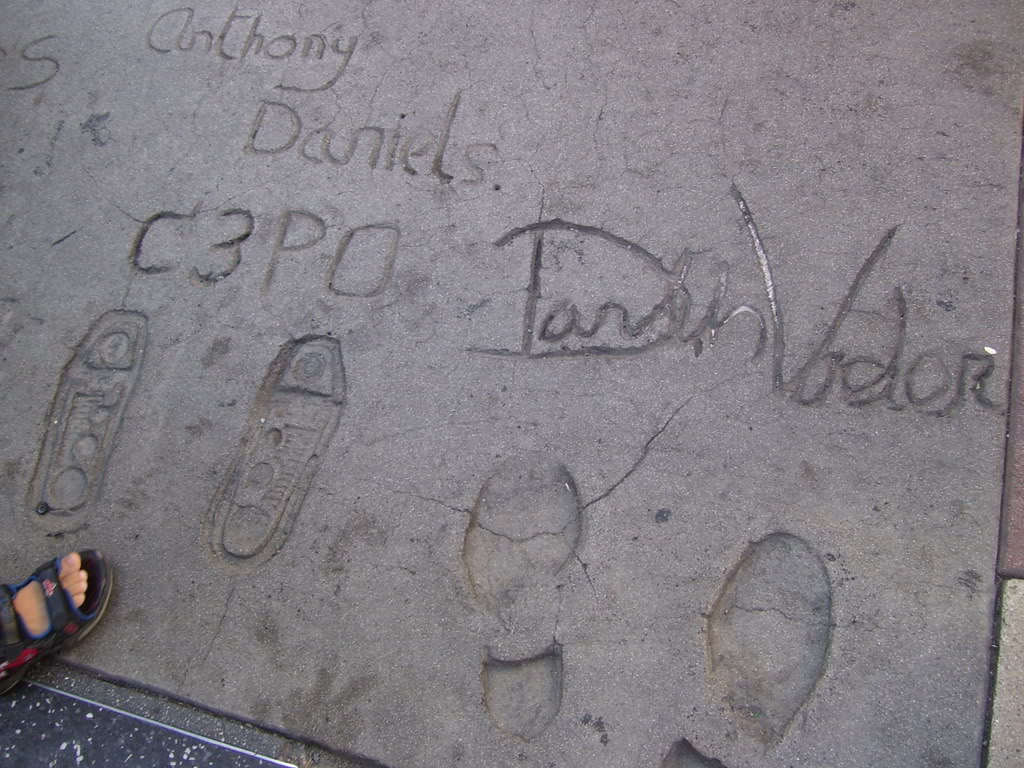 c3po-and-darth-vader-walk-of-fame.jpg