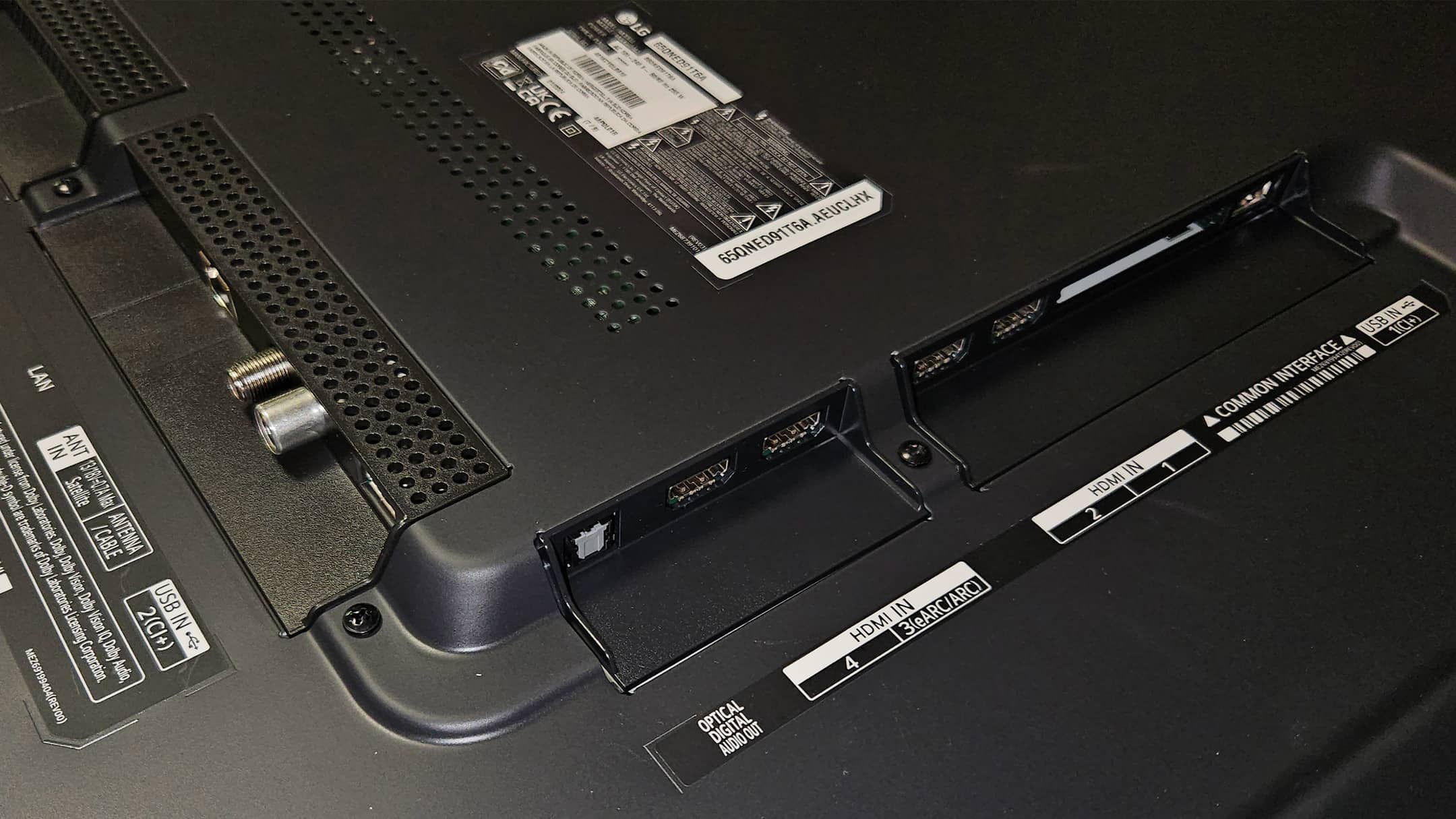 LG-65QNED91T6A-aansluitingen.jpg