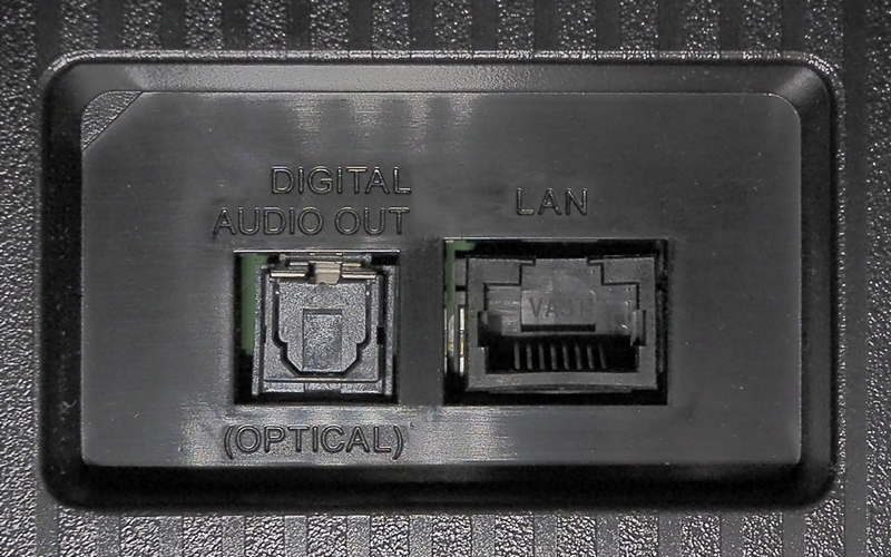 11b-TCL-55P638-zlacza-z-tylu.jpg