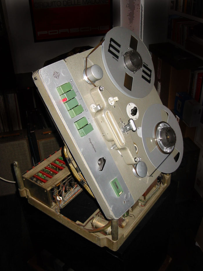 Telefunken%20M5-aperto.jpg