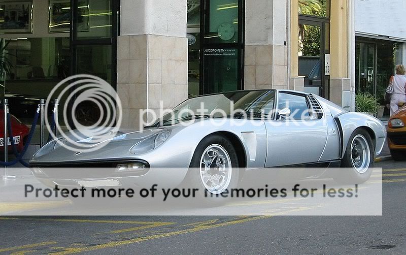 800px-Lamborghini_miura_svj_spider_.jpg