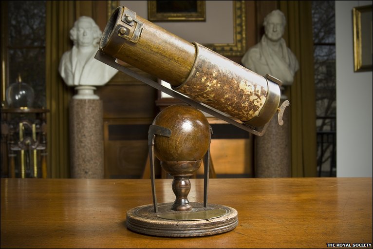 _48163360_newton'stelescope.jpg