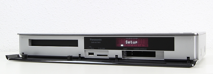 Panasonic-DMR-BCT855-Front-Seitlich3.jpg