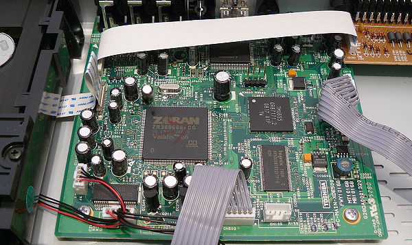 Toshiba_XD-E500_10.jpg