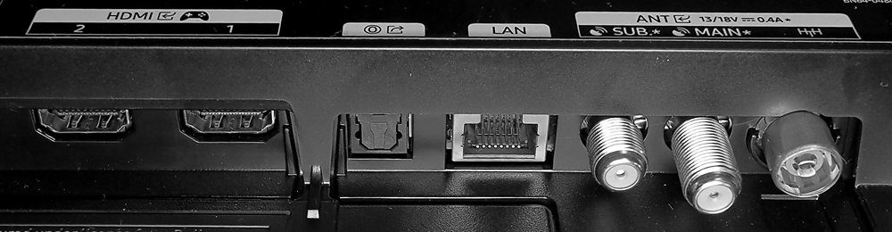 11b-Samsung-55S90D-zlacza-dolne.jpg