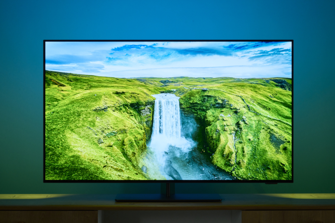 philips-oled-808-ambilight-frontal-1080x720.jpg