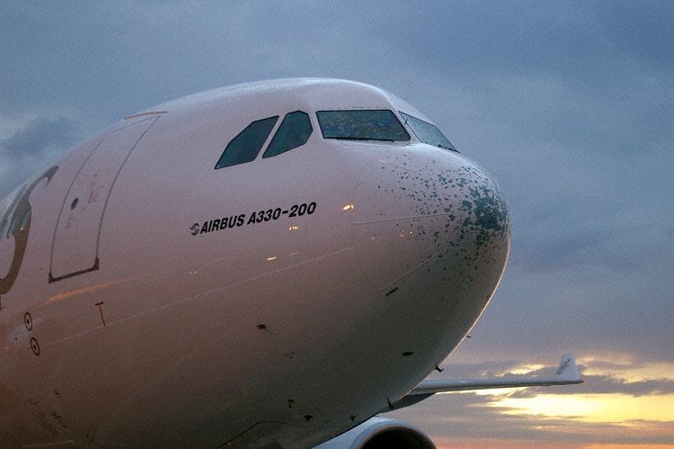 emirates_a332_a6-aep_prague_110714_1.jpg