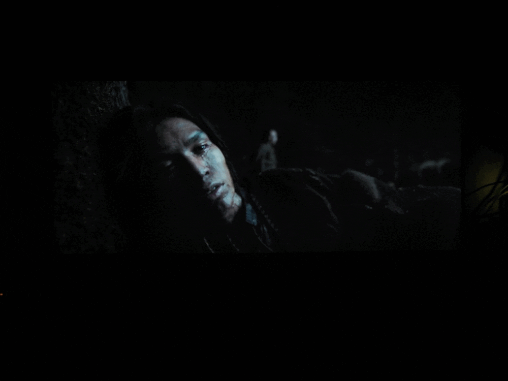 recenzja-sony-55x90j-scena-testowa-zjawa-gif.gif