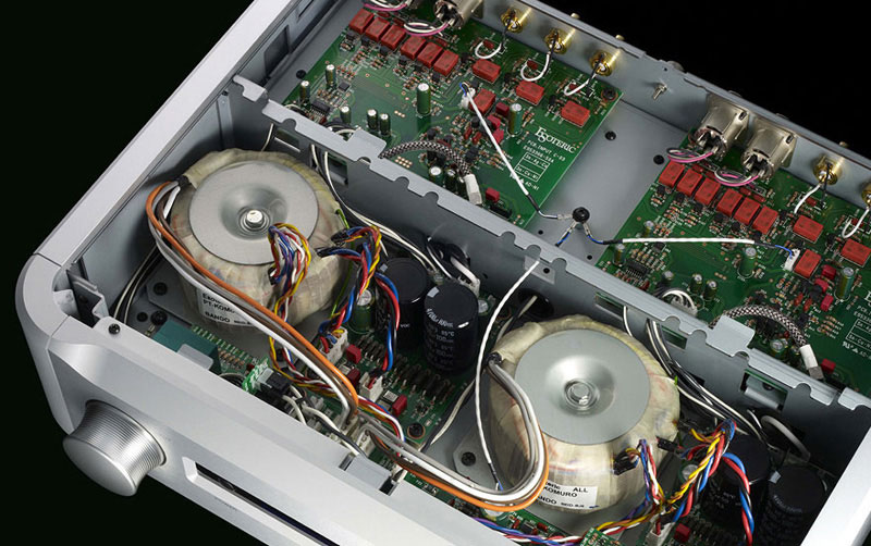esoteric_c03_inside.jpg