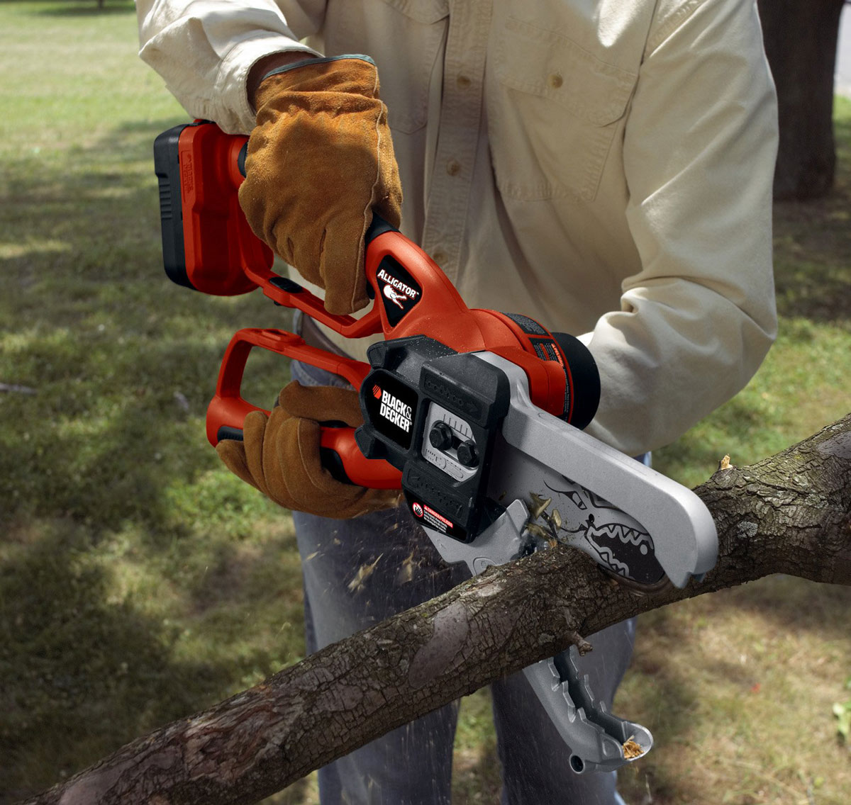 black-decker-alligator-lopper-cordless-clamping-chain-saw-3.jpg