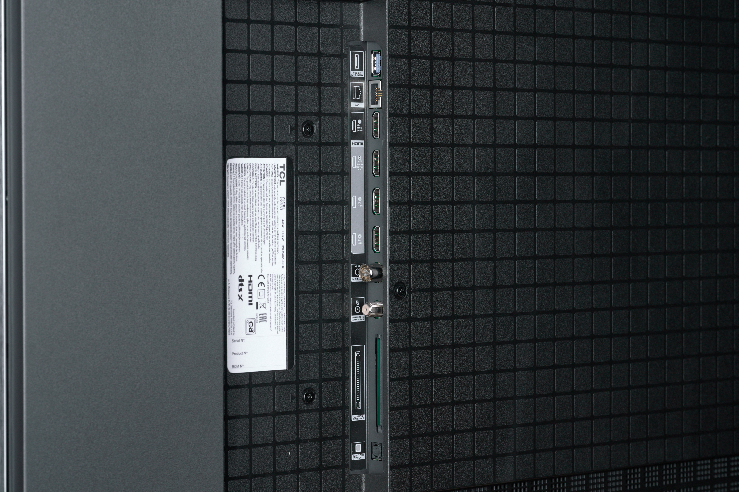 tcl-c8l-75-anschluesse.jpg